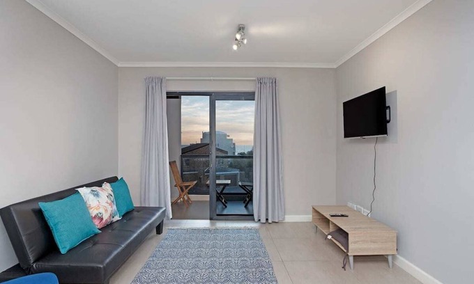 Bloubergstrand House | 2-Bedroom Beachfront Condo