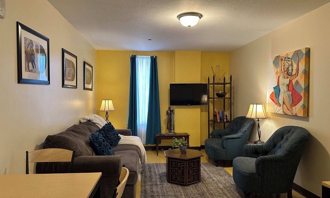 Downtown Pittsburgh Apartment | 2 Bedroom Downtown Apt | City Views | Park & Walk!
