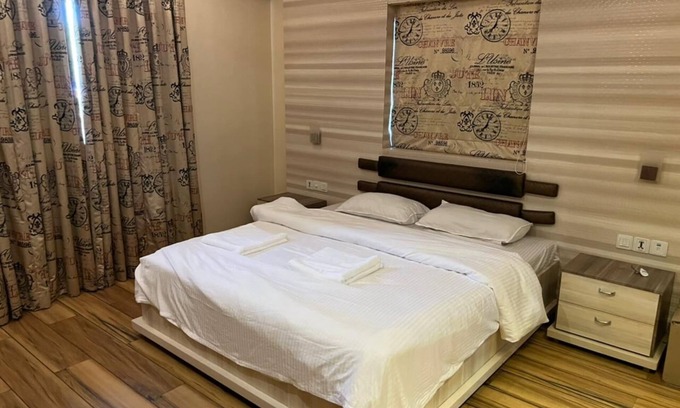 Arpora House | 2 Bedroom Fully Furnished Apartment with Swimming pool for 6 pax in Arpora Goa