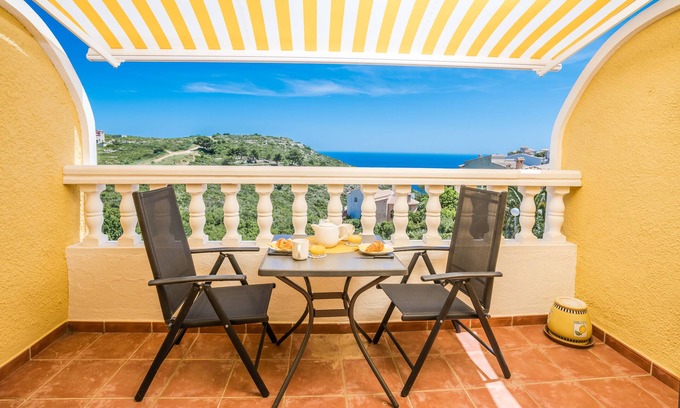 Cumbre del Sol Apartment | 2 Bedroom Holiday Apartment