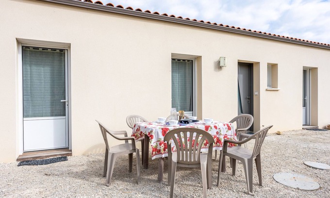 Curzon House | 2-Bedroom Independent Accommodation for 4 to 6 People, 20 Minutes from the Beach