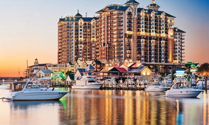 Destin Resort | 2 Bedroom, Pool View, at Destin Beach, Emerald Grande