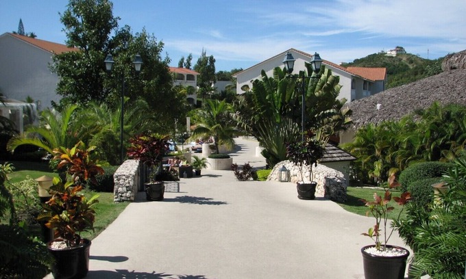 Los Maestros Resort | 2 Bedroom room at Lifestyle Resort
