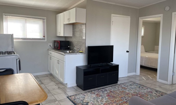 Lake City Apartment | 2 Bedroom Suite with kitchenette (main level)