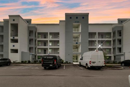 Bay Lake Apartment | 2 Bedrooms 2 Bathrooms Storey Lake 3120-403 Pc