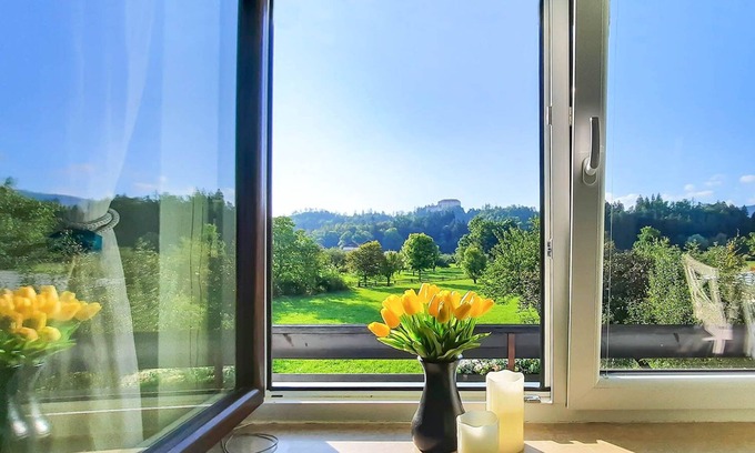 Bled Apartment | 2 Bedrooms Modern Cozy Apartment with large balcony and Bled Castle view