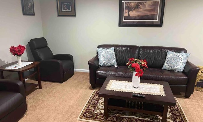 Clinton Apartment | 2 bedrooms private entrance unit in Clinton MD/MGM