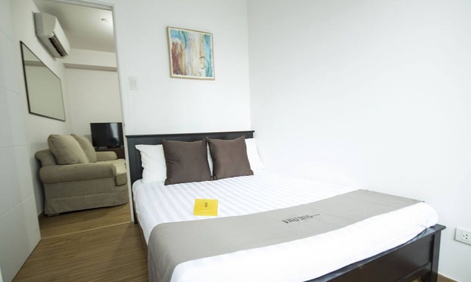 Makati Apartment | 2-BR Superior @ ACQUA Sutherland 1819