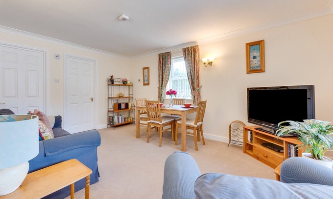 Aldeburgh Apartment | 2 Coastguard Court - One Bedroom Apartment, Sleeps 2