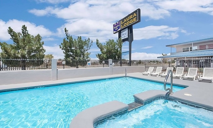 Pecos Hotel | 2 Comfortable Lodgings in Historic Pecos! Free Parking, Pool, Pets are Welcome!