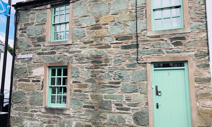 Gatehouse-of-Fleet Cottage | 2 FLEET STREET, pet friendly, with a garden in Gatehouse Of Fleet
