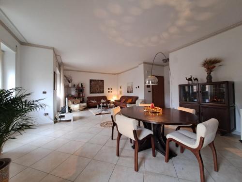 Municipio 2 Apartment | 2 Giugno House