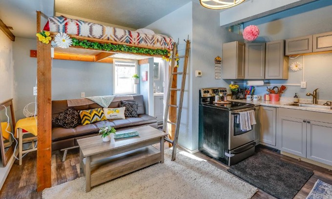 Fairbanks Apartment | 2 Mi to Dtwn and Pioneer Park Fairbanks Studio!
