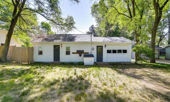 Riverside House | 2 Mi to Hagar Beach: Charming Home w/Fire Pit!