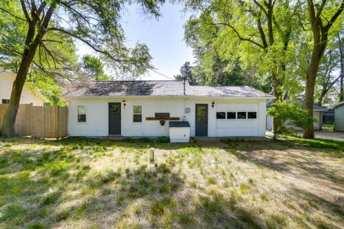 Riverside House | 2 Mi to Hagar Beach Charming Home with Fire Pit!