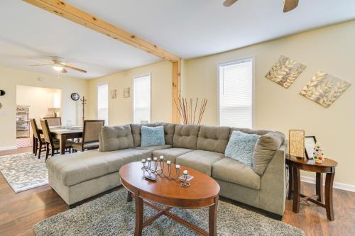 Westside Apartment | 2 Mi to Syracuse University Apt with Fire Pit