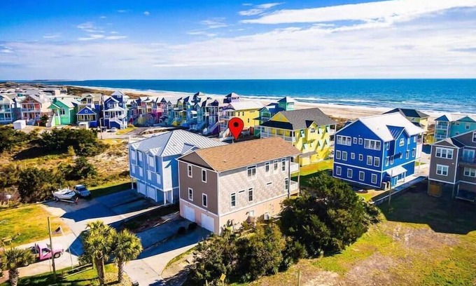 Atlantic Beach House | 2 Min Walk to Beach | Summer Paradise| Sleeps 6
