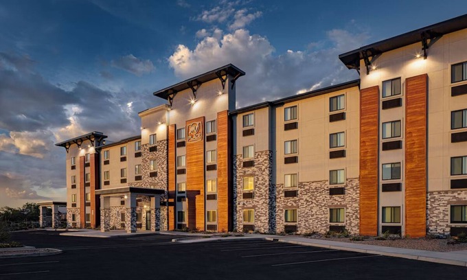 Tucson House | 2 Modern Units with Kitchen – Minutes from Outdoor Adventures