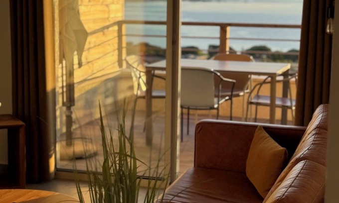 Molini Apartment | 2-person apartment with panoramic sea view over the Gulf of Ajaccio