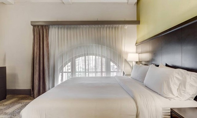 Downtown Baltimore Hotel | 2 Pet-Friendly Suites w/Kitchen for Extended Stays – Central Location