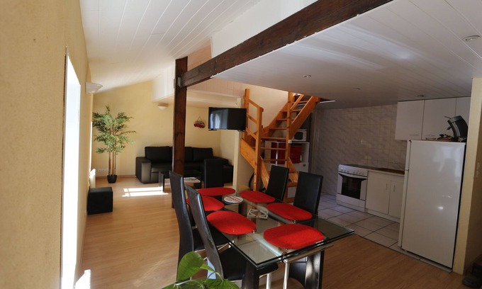 Cholet Apartment | 2 room apartment + living room 6 people 25 min Puy du fou center vill
