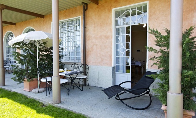 Carciano Apartment | 2-room apartment with terrace in an Art Nouveau villa with communal pool