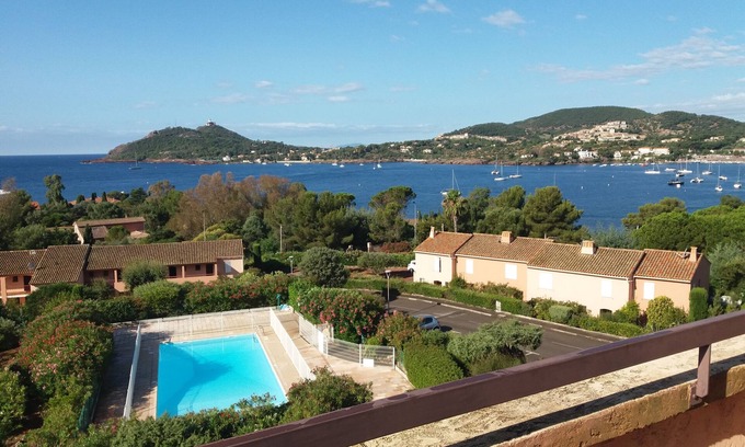 Agay Apartment | 2 rooms, 150 m from the beach, with large terrace with sea views, 4-6 people