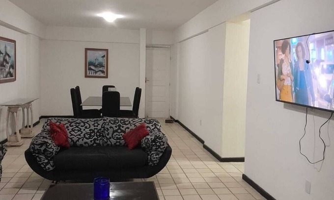 Jardim Oceania Apartment | 2 streets from the sea, excellent location, with 270m² and cozy