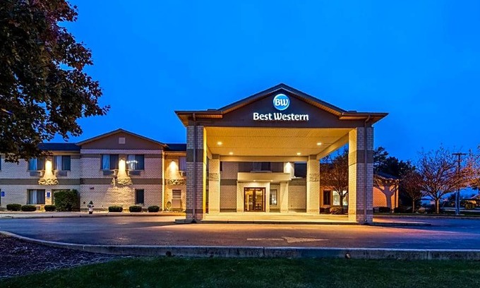 Fostoria Hotel | 2-Star Hotel ∙ Best Western Fostoria Inn & Suites