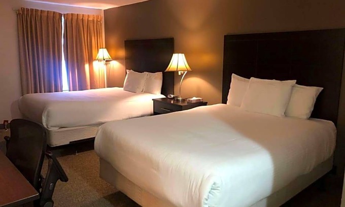 Lindsay Hotel | 2-Star Hotel ∙ Ramada by Wyndham Lindsay