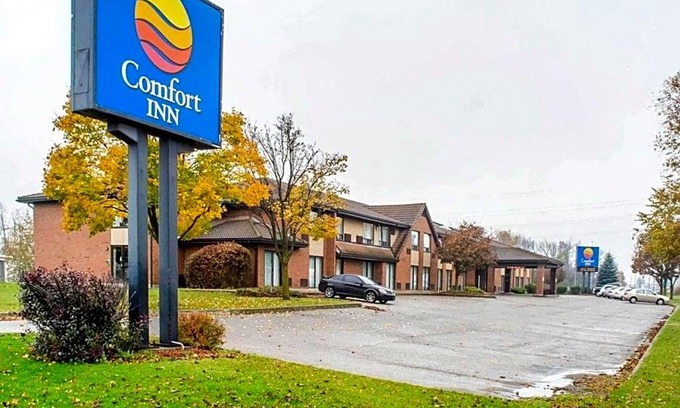 Guelph Hotel | 2-Star Hotel ∙ Comfort Inn