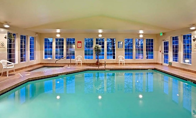 Corvallis Hotel | 2-Star Hotel ∙ Holiday Inn Express Corvallis-On the River, an IHG Hotel