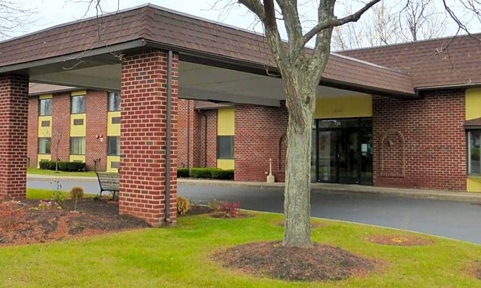 Fulton Hotel | 2-Star Hotel ∙ Red Roof Inn Fulton