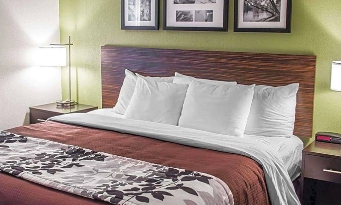 Roseburg Hotel | 2-Star Hotel ∙ Sleep Inn & Suites Roseburg North Near Medical Center