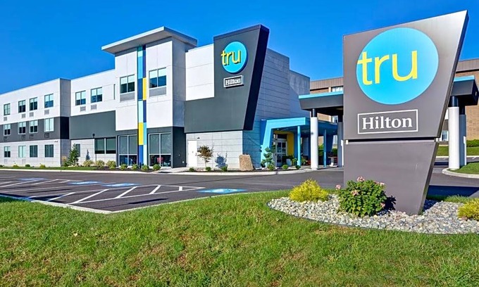 Galeville Hotel | 2-Star Hotel ∙ Tru by Hilton Syracuse North Airport Area