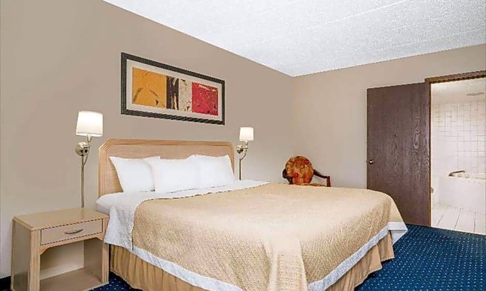 La Crosse Hotel | 2-Star Hotel ∙ Norwood Inn & Suites LaCrosse