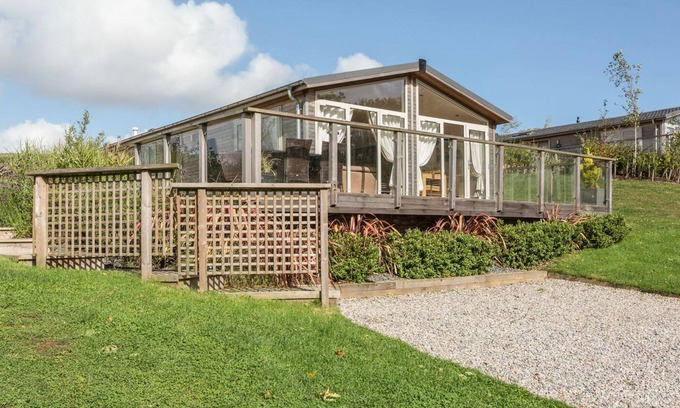 Looe House | 2 TREE TOPS, family friendly, luxury holiday cottage in Lanreath