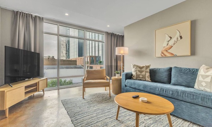 Downtown Austin Apartment | 2 Units | Littlefield Loft Austin | Spacious Balcony, Fast Wi-Fi & Full Kitchen