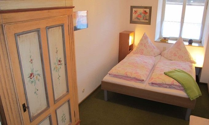 Uehlingen-Birkendorf Apartment | 2-Zimmer-Wohnung "Frauenschuh", 50qm, 1 Schlafzimmer, max. 3 Personen