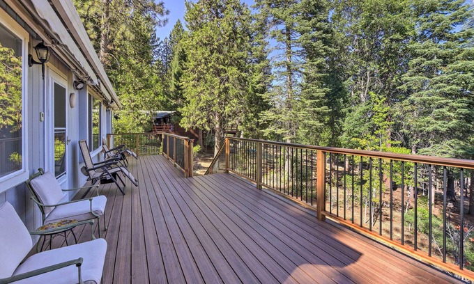 Shingletown House | 20 Mi to Lassen Park: Chateau w/Mt Shasta View!