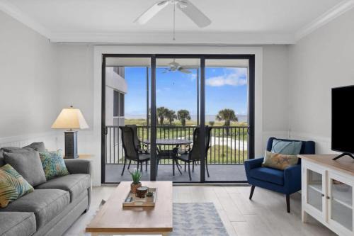 Captiva House | 2004 Beach Villa - Captiva Two Bedroom Premier Beachfront Residence