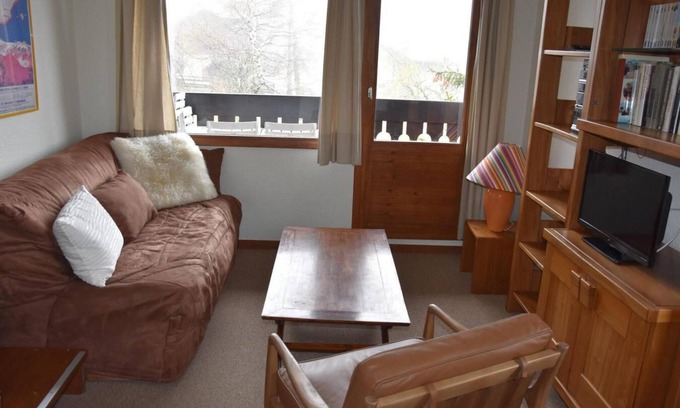 Pralognan-la-Vanoise Apartment | 200m from ski slopes, 2nd floor, balcony, tv, ski locker, 54m², Pralognan-la-Vanoise
