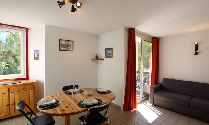 Briancon Apartment | 200m from resort center, 3rd floor, view mountain, balcony, parking, tv, 38m², Serre Chevalier