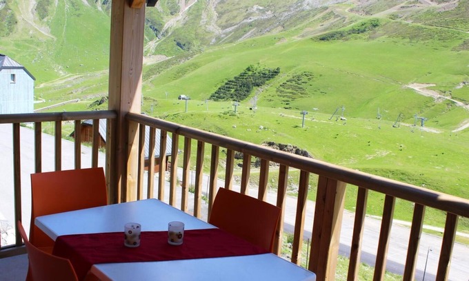 La Mongie Apartment | 200m from shops, view ski slopes, swimming pool, terrace, parking, tv, ski locker, 30-35m²