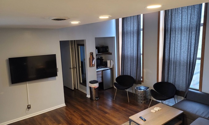 Westown Apartment | 201/202- Sleep up to 14/Old World 3rd St/Fiserv Forum/