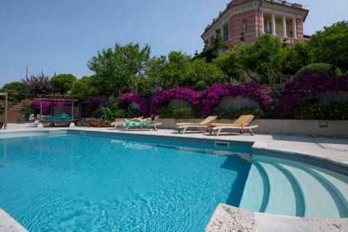 Rezza Apartment | 201C - Appartamento in Villa, Relax nel verde di Lavagna, Giardino e Piscina CONDIVISA