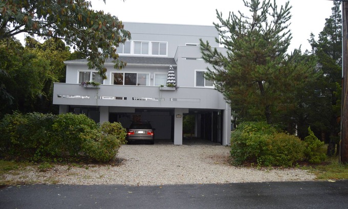 Cape May Point House | 207 Lincoln Avenue - 1 Block To The Beach!