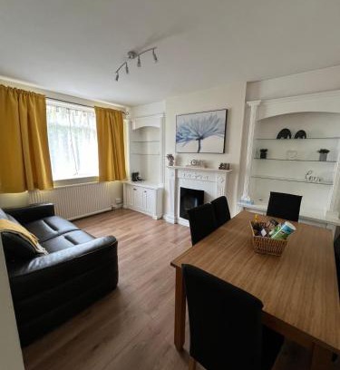 Hillingdon Apartment | 20mins to BakerSt, Harry Potter & Wembley Stadium!