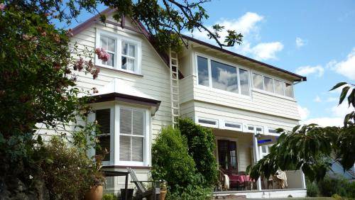Bluff Hill Bed & Breakfast | 21 m² Bed and breakfast ∙ 3 guests