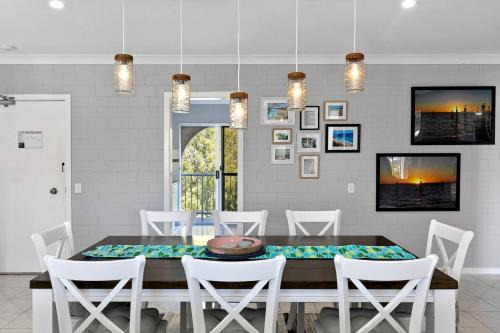 Point Lookout Apartment | 21 The Islander Resort